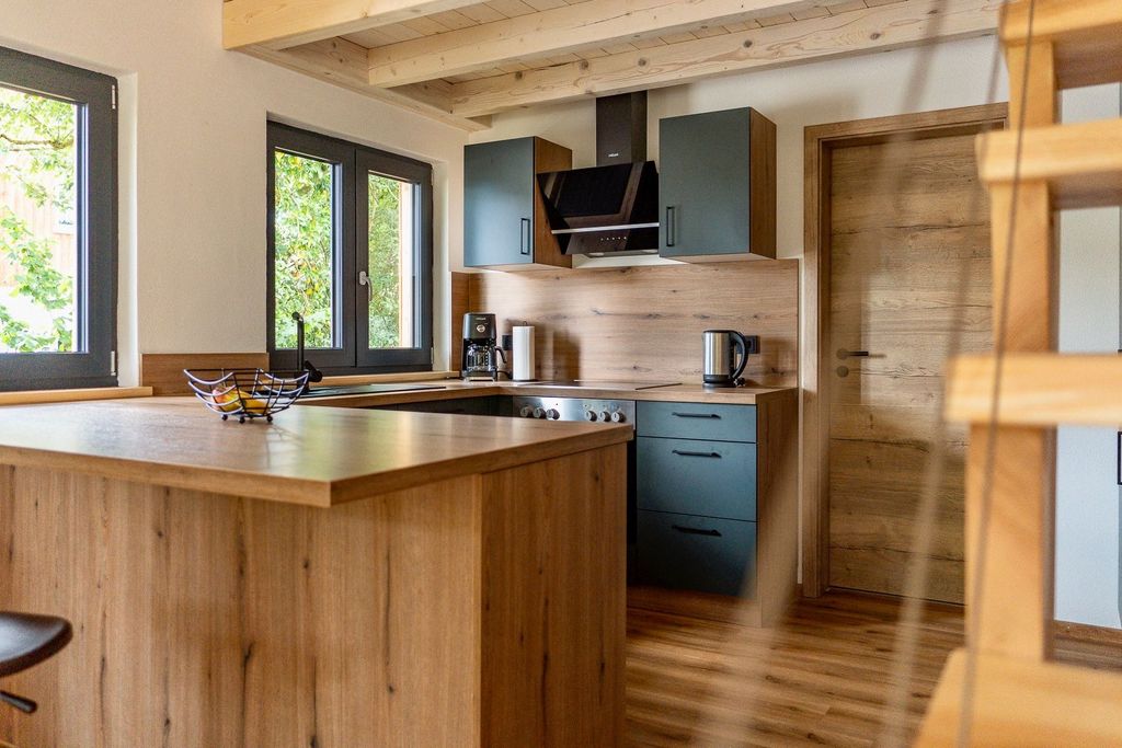 Tiny Houses mit Blick auf den Bach im Allgäu