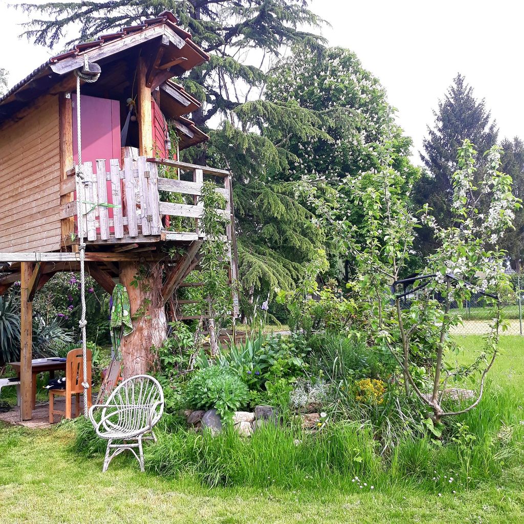 Charming tree house with a view of the Rhine