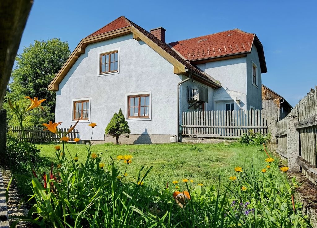 Rustikales Haus auf der Alm