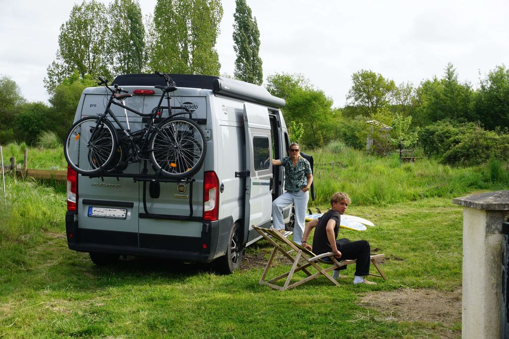 Camping en la naturaleza - Jardín, playa y surf