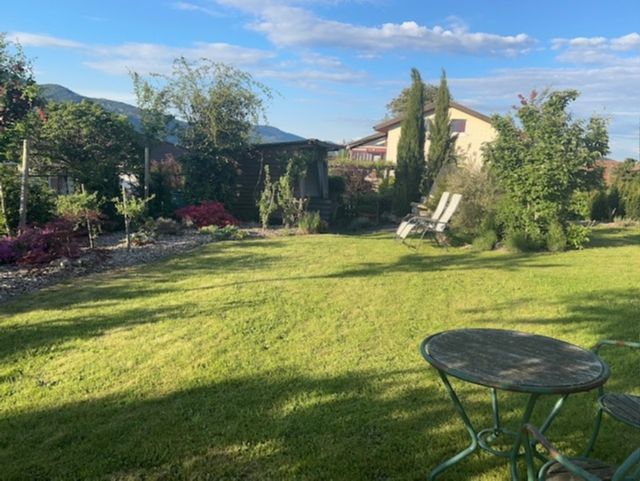 Garden, pool & Jura view in the Mittelland