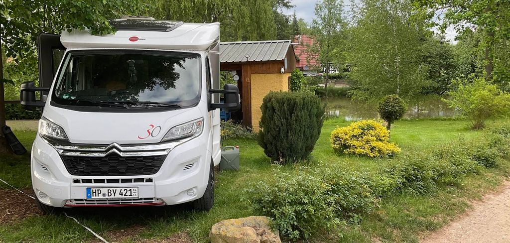 Komfortstellplatz Teichterasse