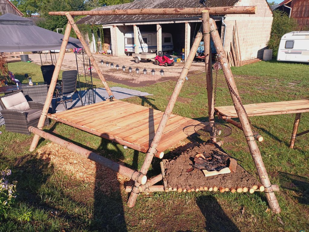 Prato per famiglie: pony, parco giochi e tranquillità