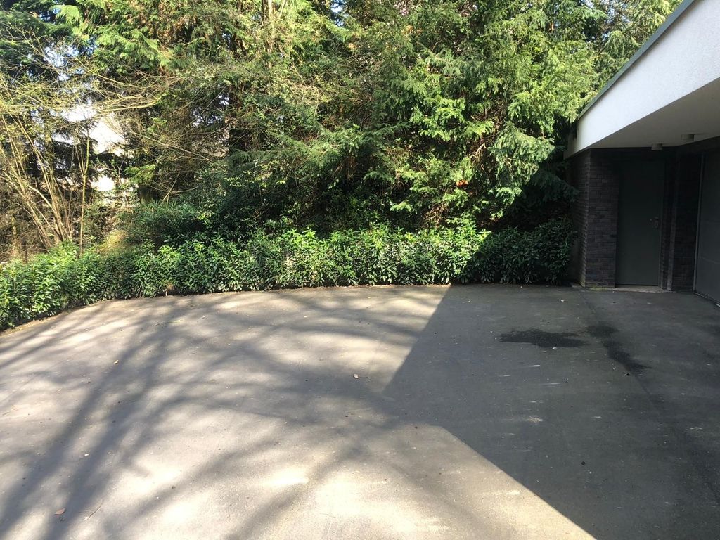 Ideal transit place on the A3 in the middle of the forest