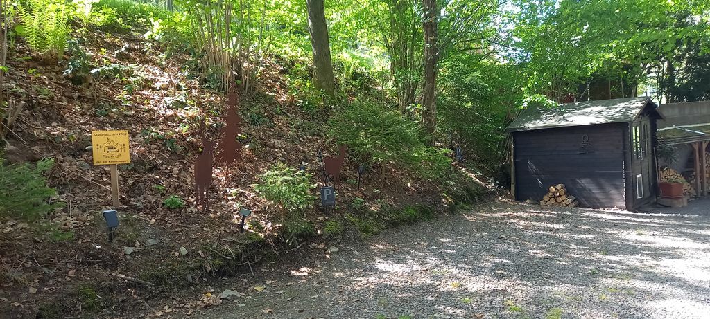 Stellplatz am Weg nahe Biggesee mit Sauna & Hütte