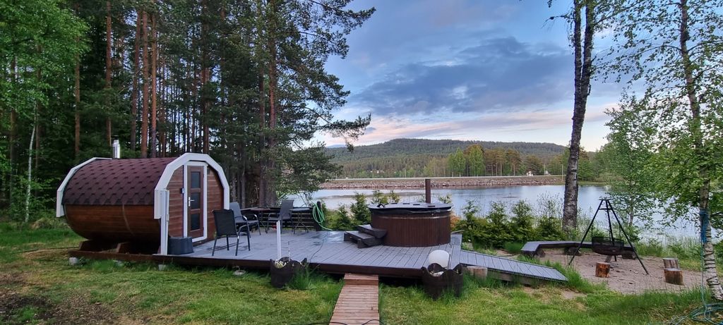 Casetta con sauna a botte, vasca idromassaggio, barca a remi e RELAX