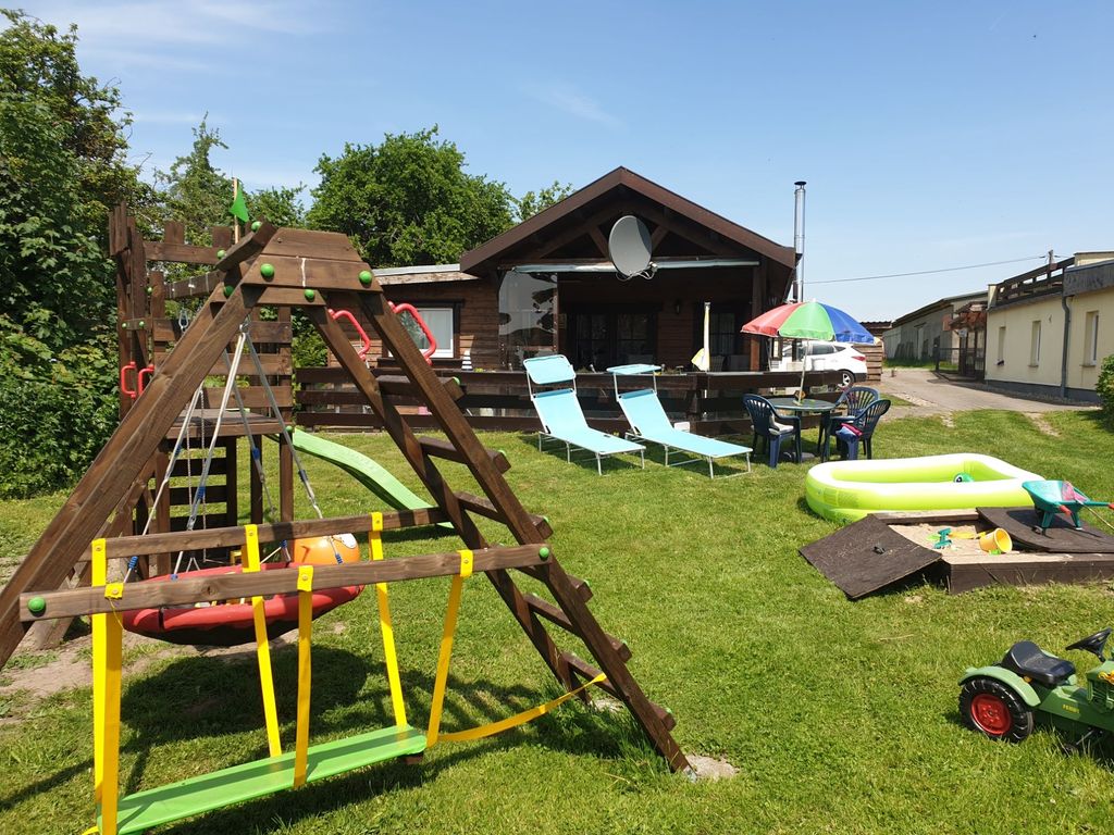 kleines Holzhaus an der Ostsee 