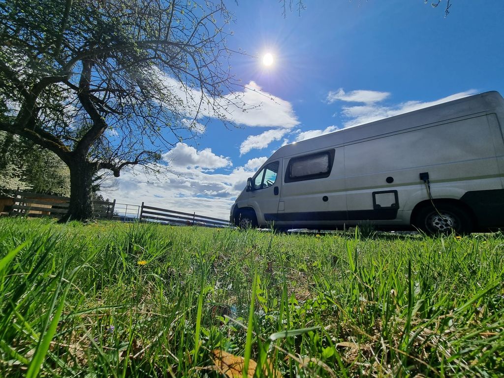 Wohnmobilstellplatz am Biohof mit Aussicht