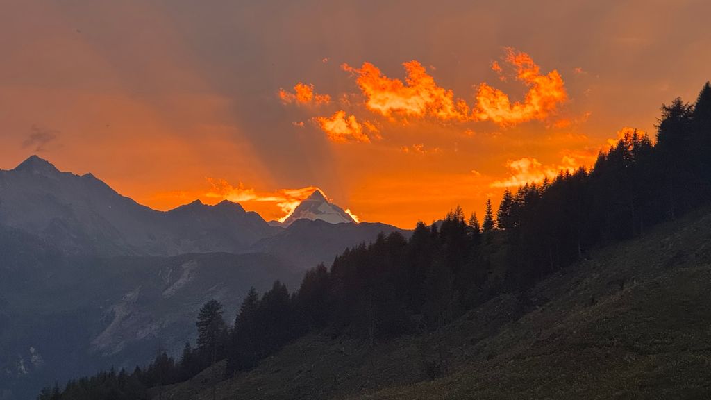 Alpencamping im Angesicht Herrlicher Bergwelt.
