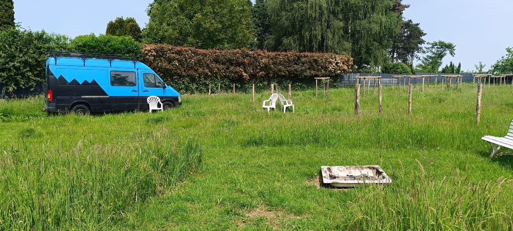 Deuxième emplacement devant le verger