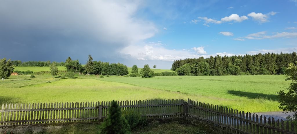 Rustikales Haus auf der Alm