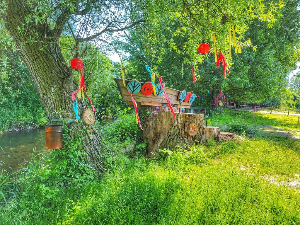 < Single space > WALHALLA On the meadow by the stream