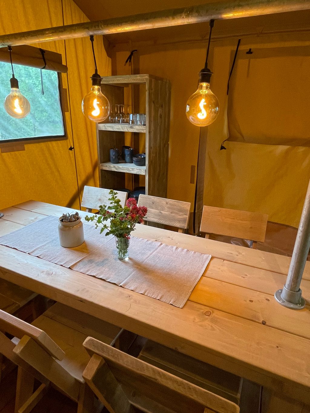 Glamping in the Hunsrück: An Idyllic Natural Setting by the Water
