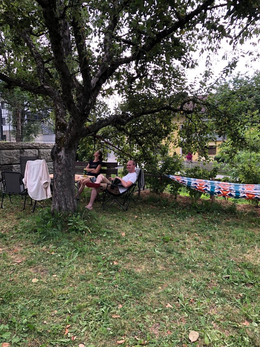 Campen in Österreich am rauschenden Bach