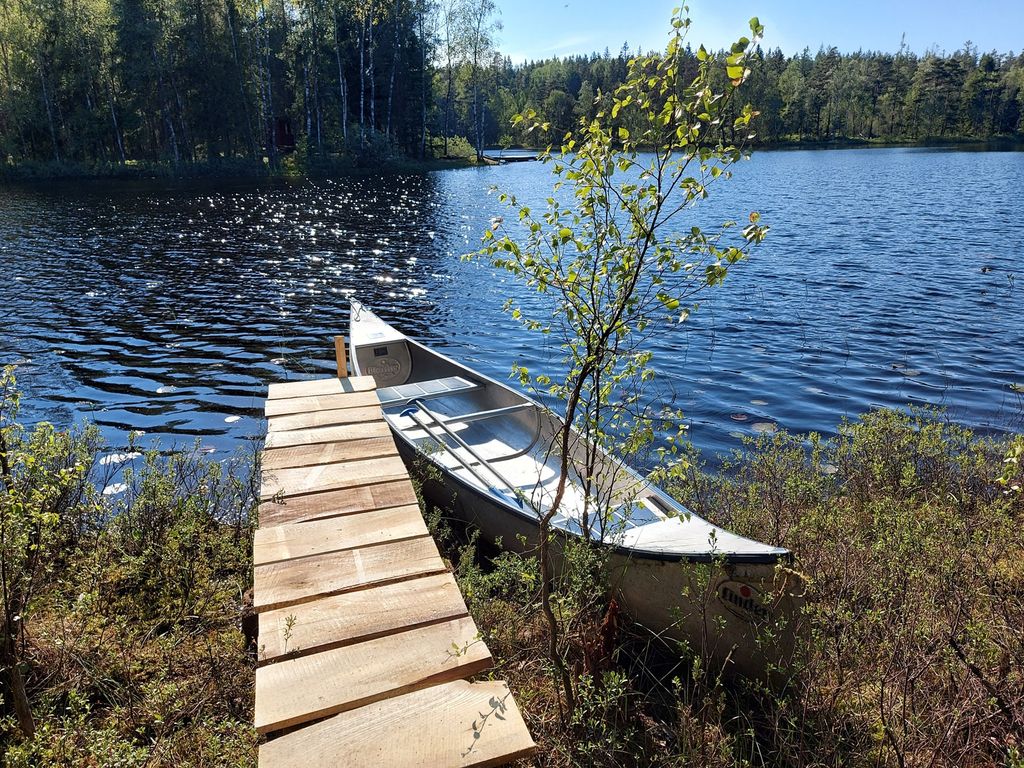 Schutzhütte am See in Süd-Schweden 