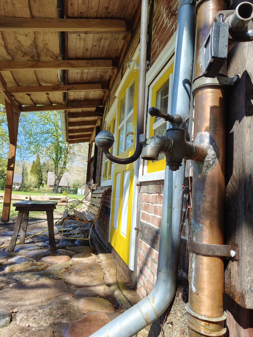 Ancienne remise : belle ferme isolée avec 3 000 m² de terrain naturel