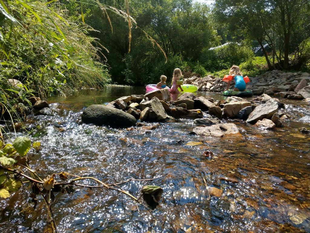 Consejo para acampar: pequeño valle junto al arroyo