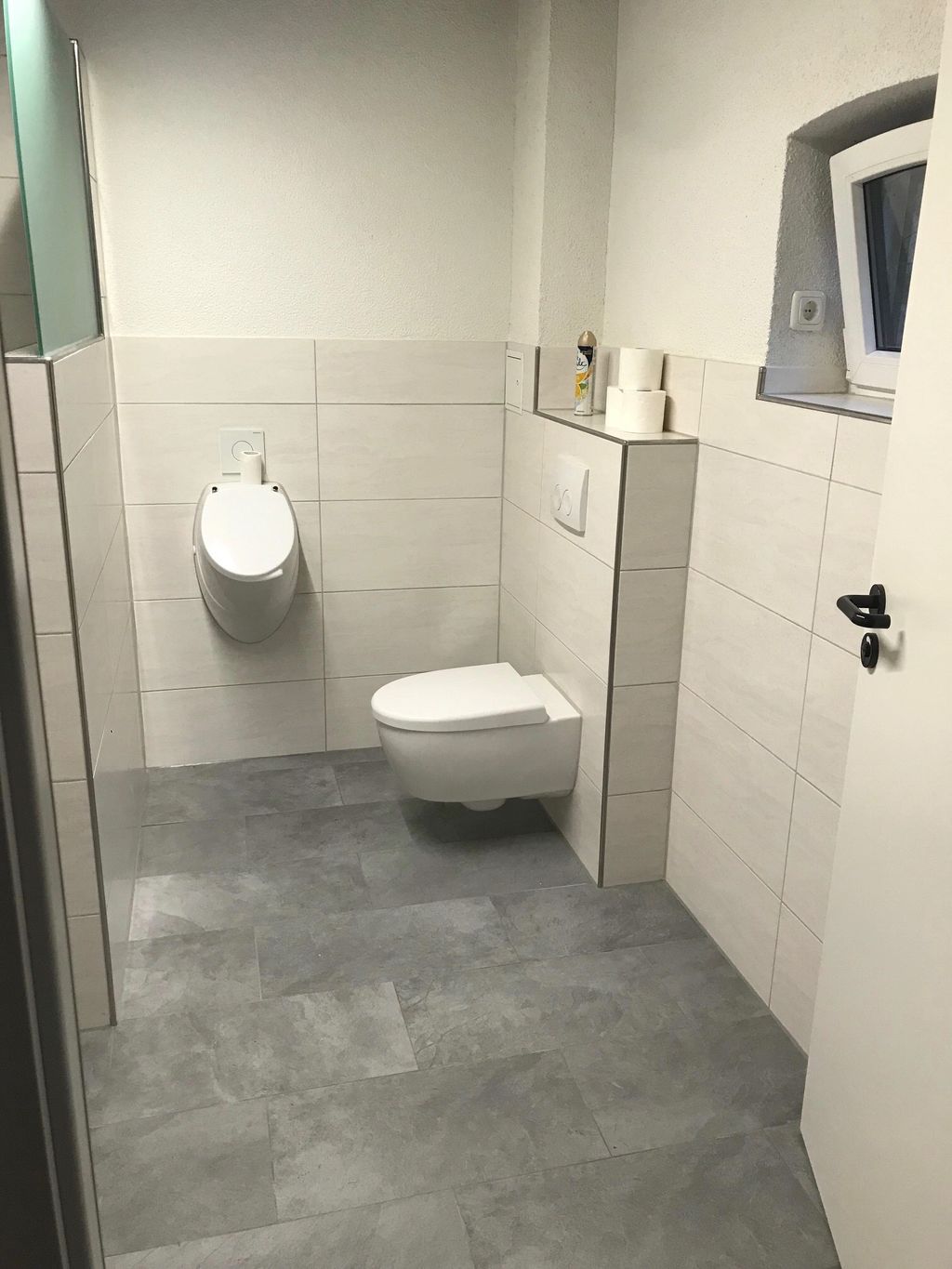 Un endroit calme pour se détendre dans le village d'or