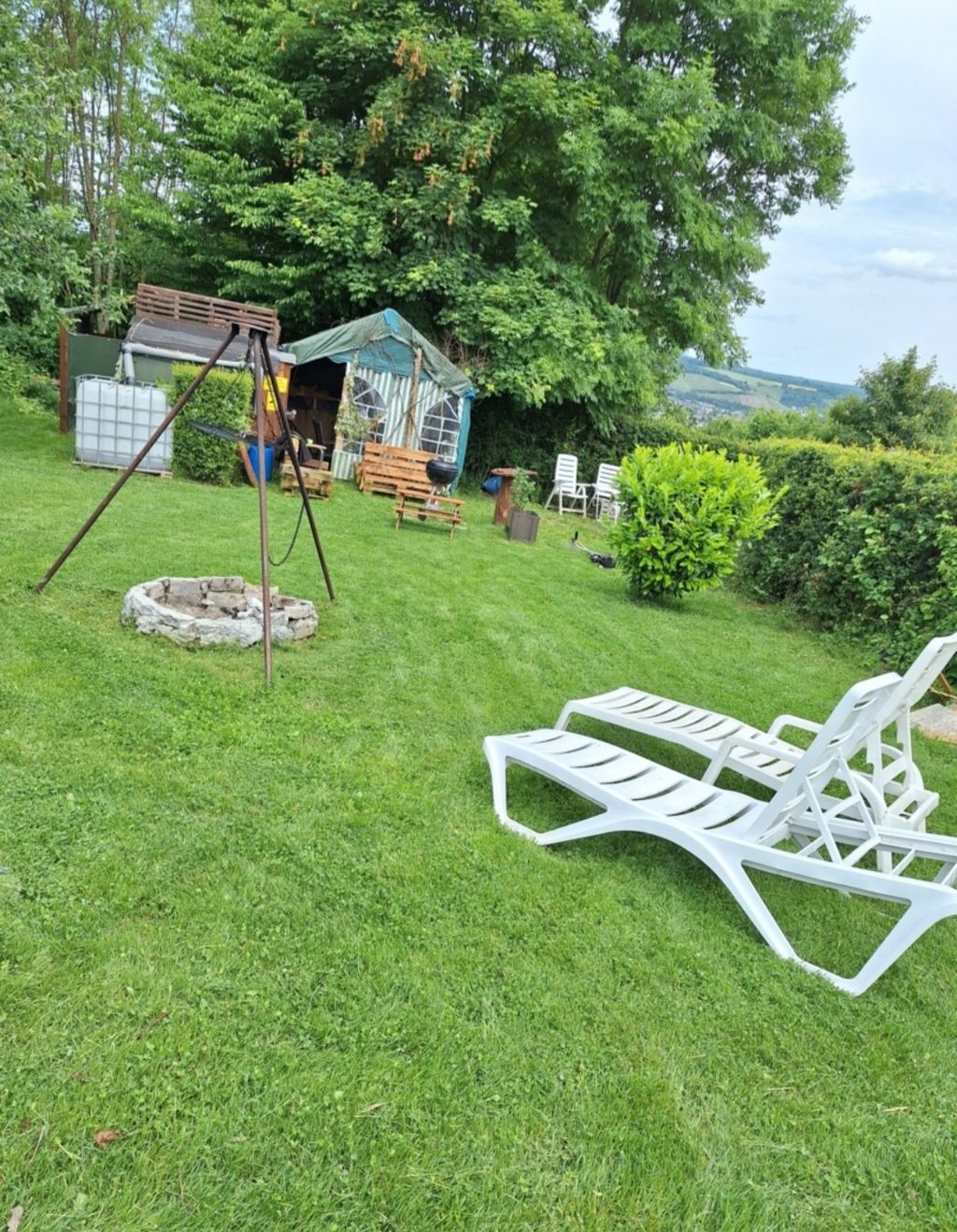 Faire du camping dans la magnifique vallée de l'Ahr avec vue sur les vignobles