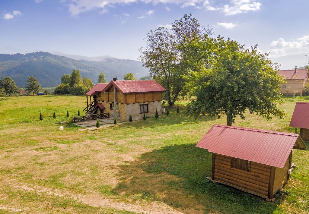Campamento en la naturaleza cerca de Biogradska Gora y el río Tara