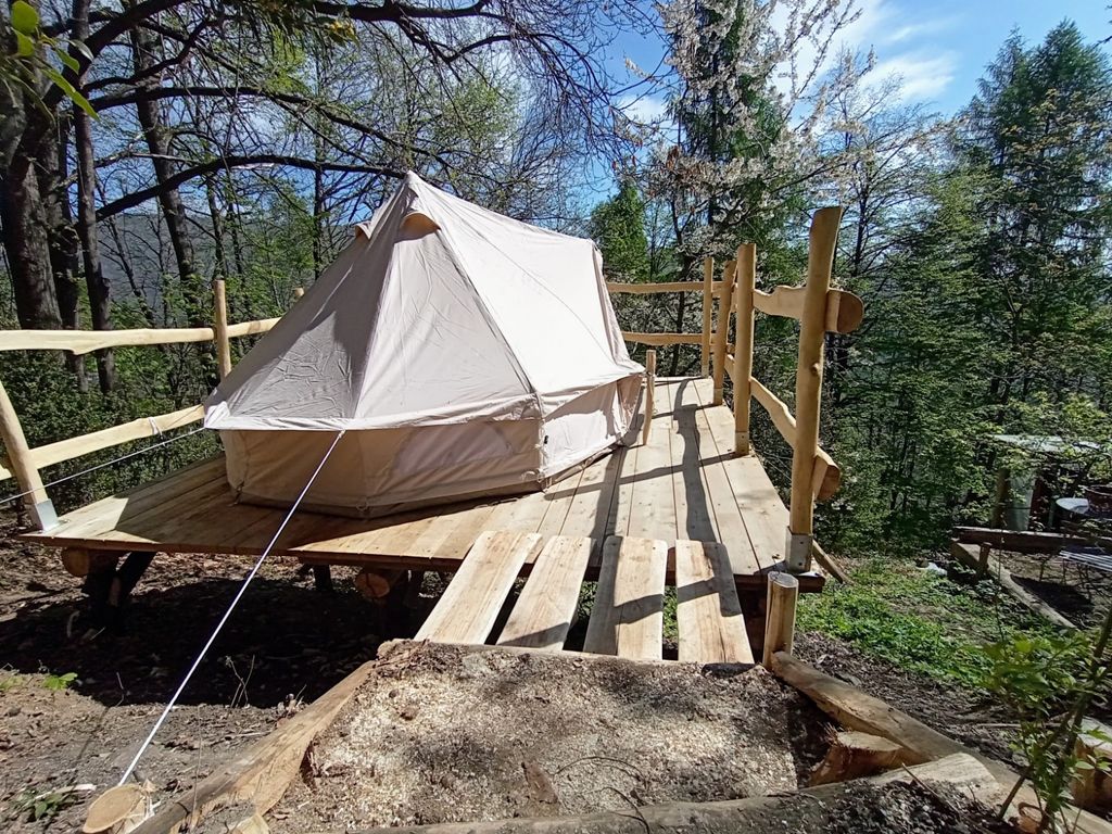 Glamping nel bosco in Val Pellice con vista natura