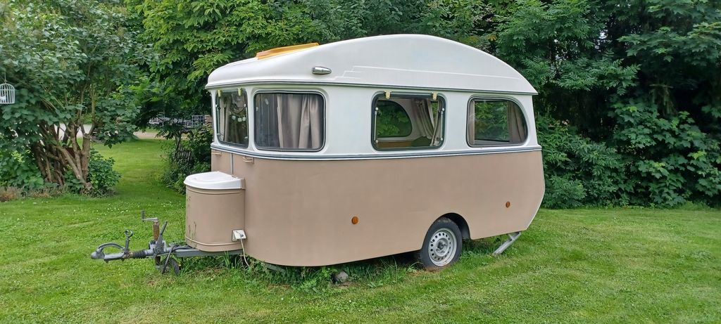 Hyggelige Wohnwagen „Constructam“ auf dem Hyggehof