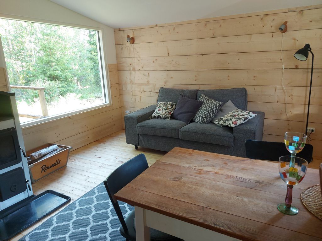 Kleine Stuga/Tiny House Rolig Räv See in Schweden 