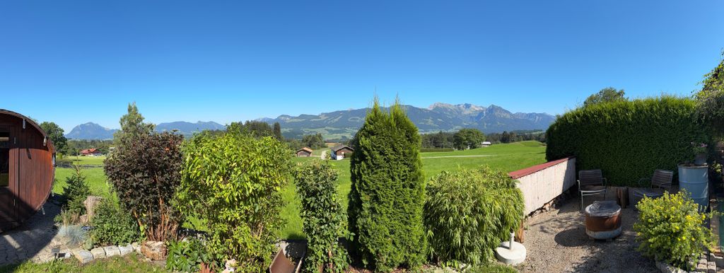 Secluded location with a view of the Alps in the Allgäu