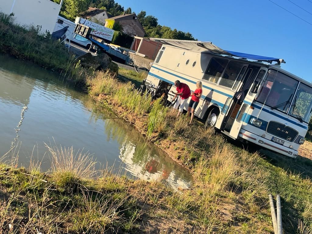 Stellplatz direkt am Weiher in Eichenhof 