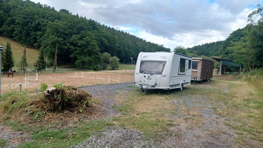 Campen in idyllischer Natur am Reiterhof 