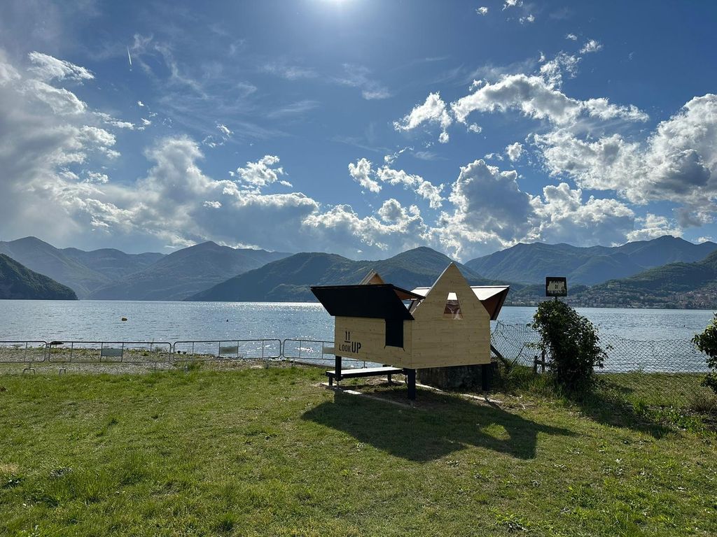 Starsbox a orillas del lago de Iseo