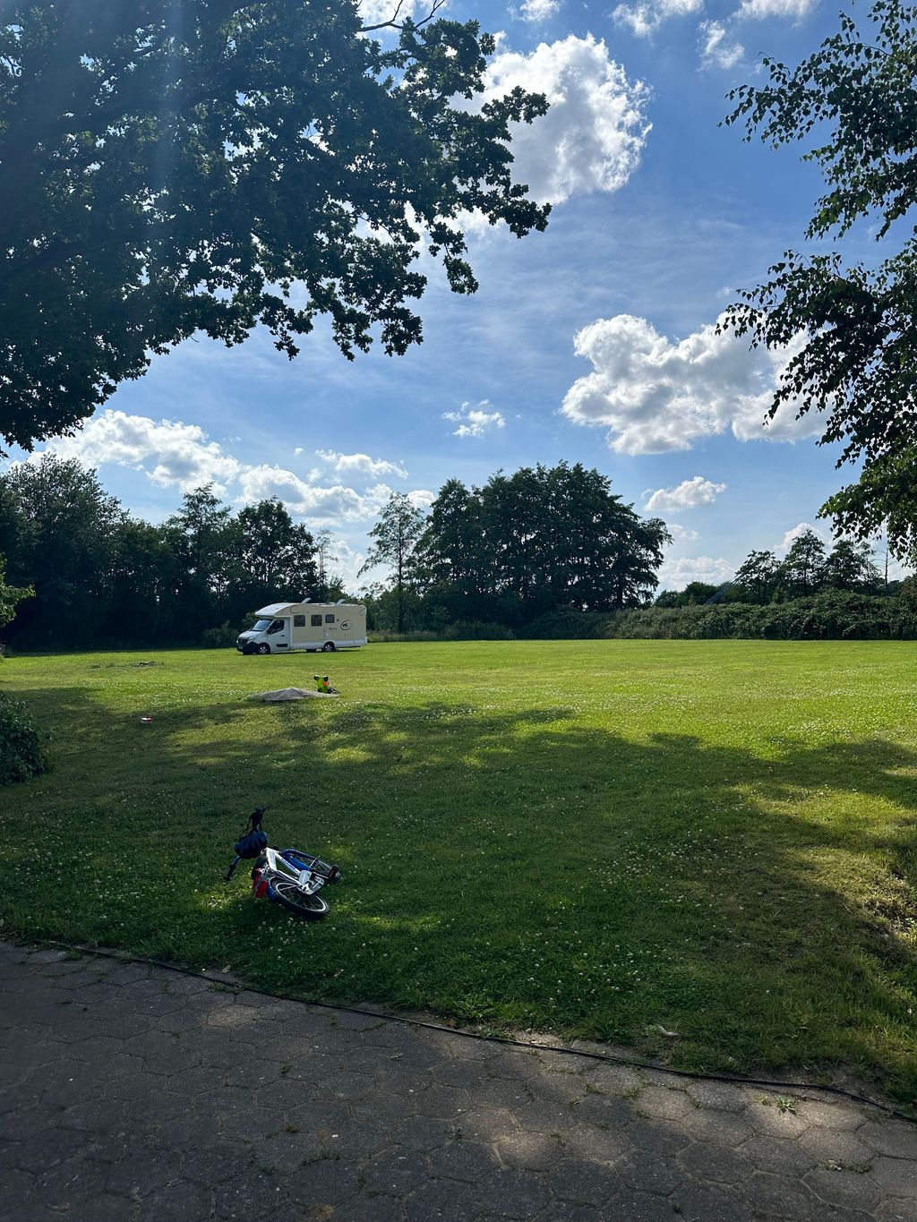 Large meadow with free choice of pitches