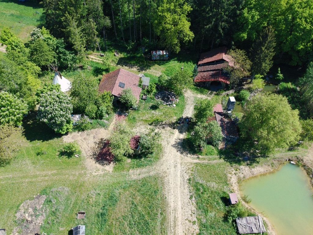 Biotoplandschaft zwischen Wald und Feldflur 