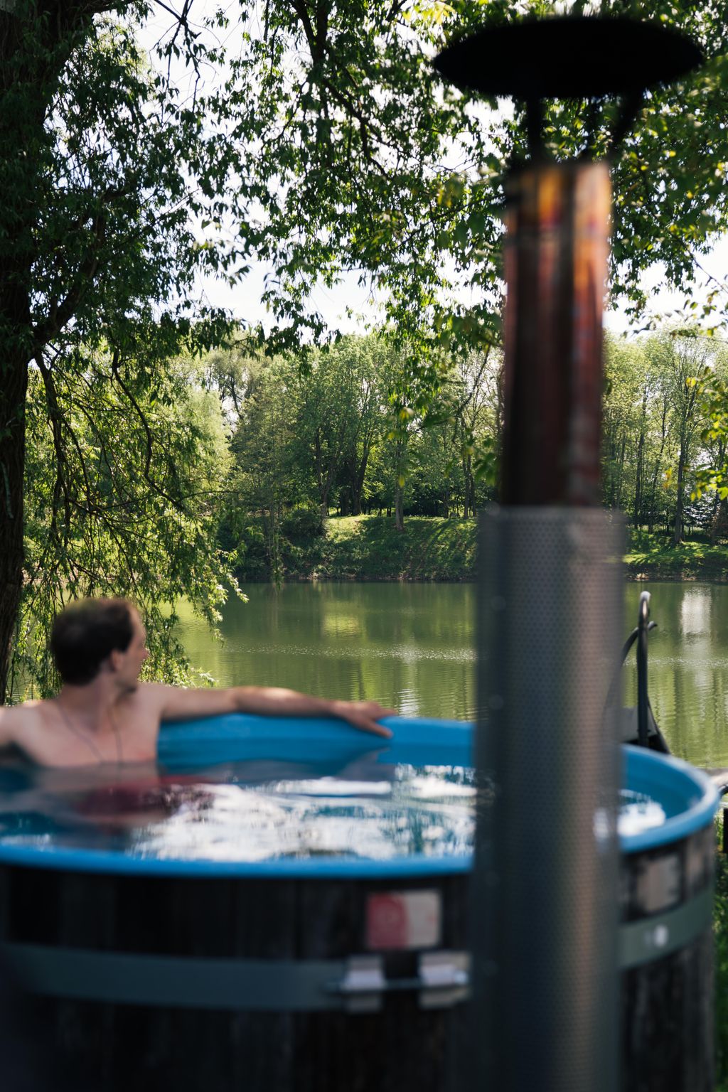 Stellplatz direkt am See mit Hot Tub
