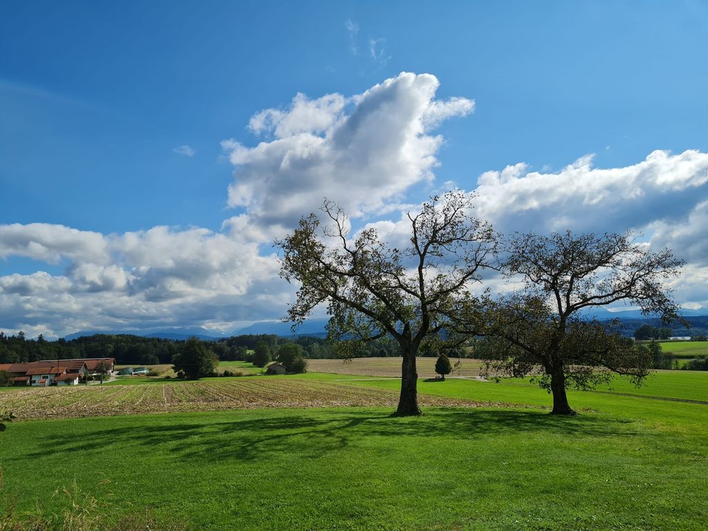 Stand-alone pitch with lake and mountain views