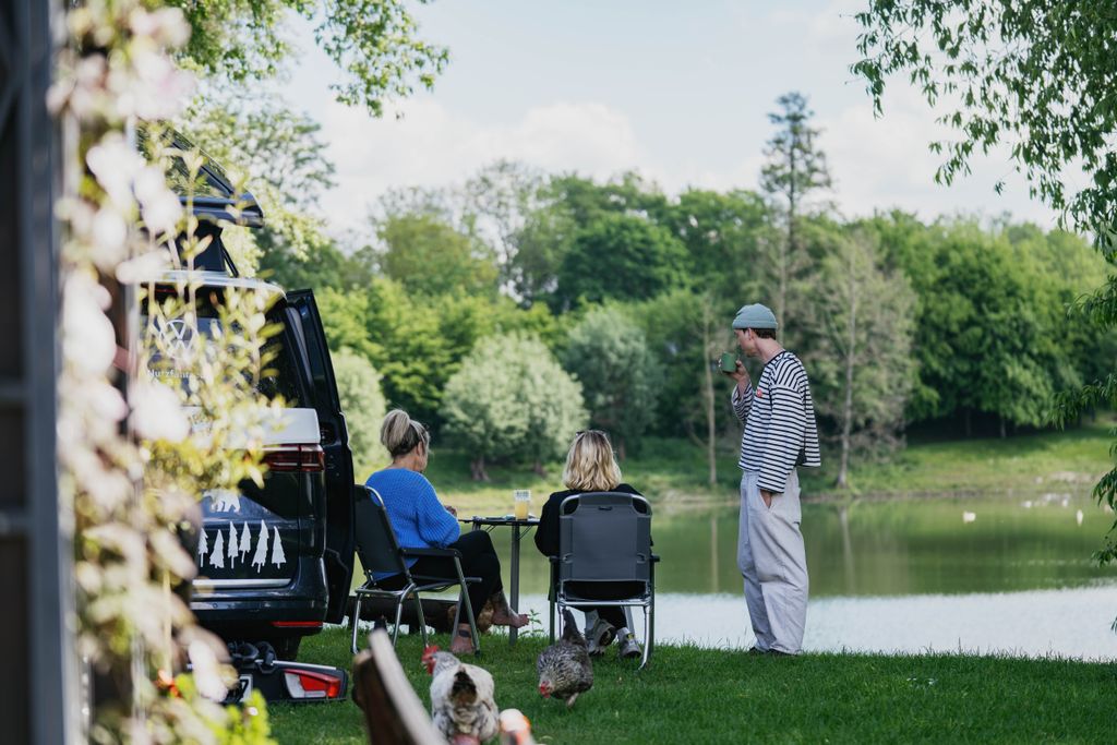 Stellplatz direkt am See mit Hot Tub
