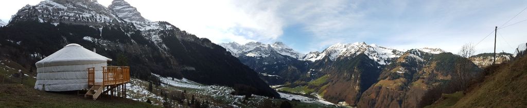Yurt with mountain panorama & hotpot in Engelberg steel