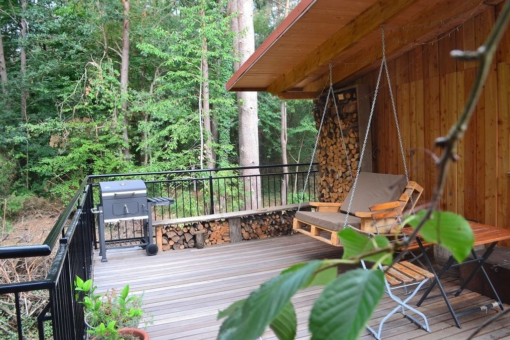 Nachhaltiges Loft mit Dachterrrasse im Wald