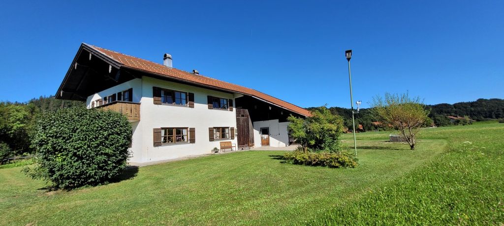 Trauntal Camping im Chiemgau mit Bergblick
