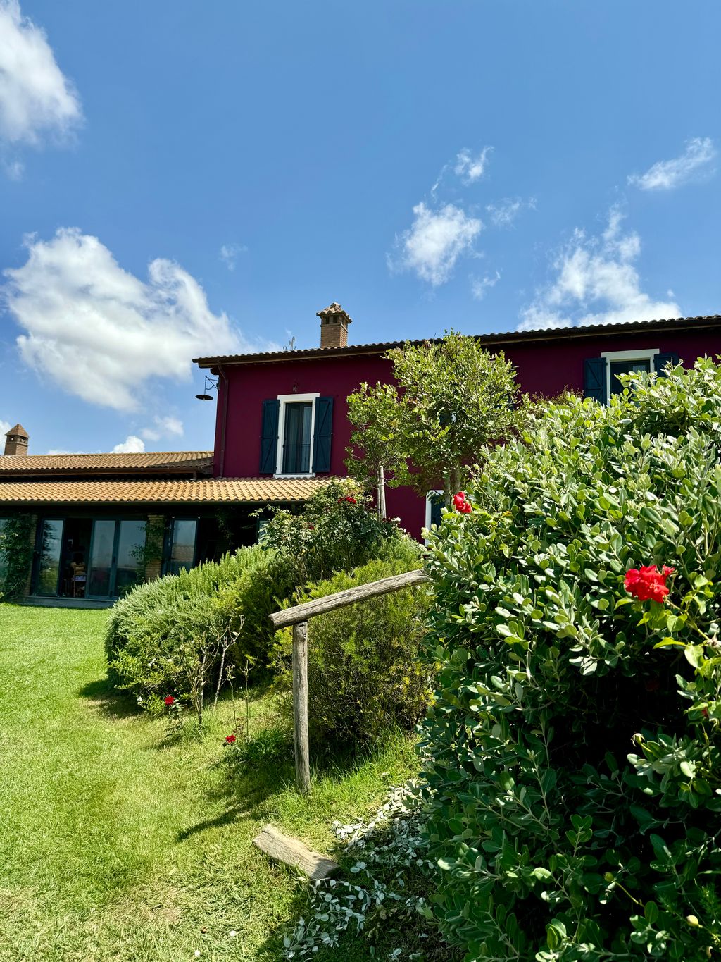 Parcela con vistas abiertas cerca del arroyo