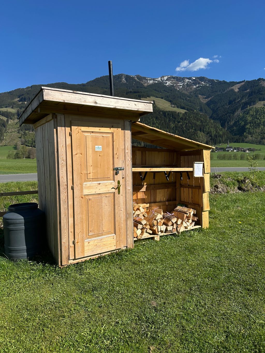 S'Biberplatzl avec un décor de montagne au Steinernen Meer