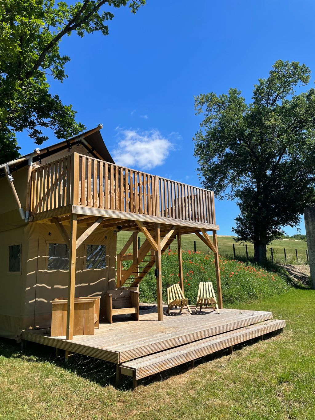 Glamping for Two in the Hunsrück: An Idyllic Natural Setting by the Water