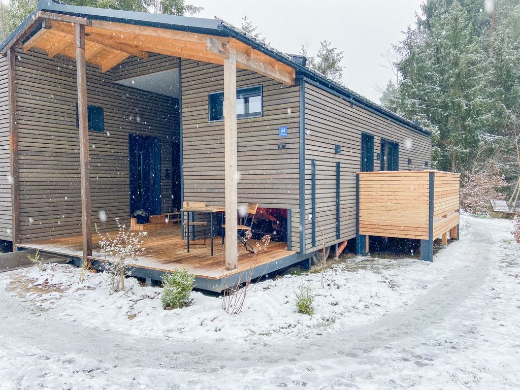 Trailer Cabin Lizzie- TinyLiving al borde del bosque y el lago