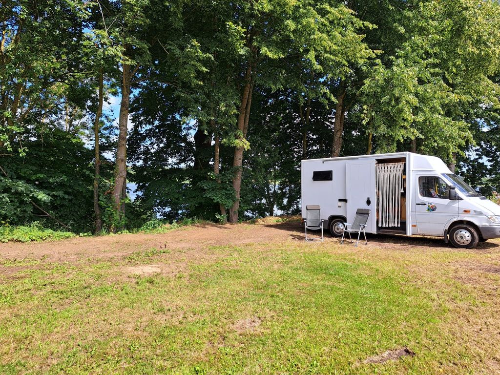 Süseler See: Hof Stellplatz nahe der Ostsee