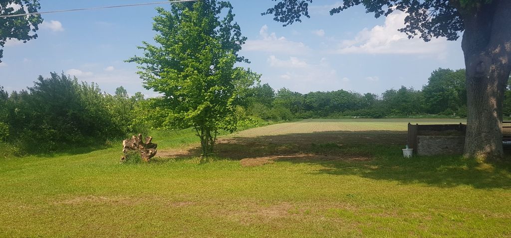 Emplacement en pleine nature dans une ferme isolée