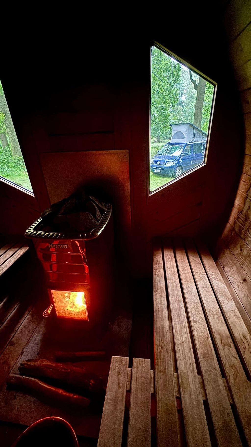 Sauna entre el bosque y la pradera