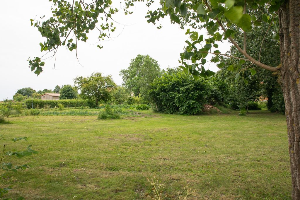 A picturesque village near Greifswald: Camping in the open countryside