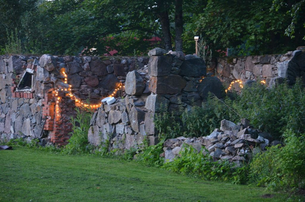 Historischer Hof in Estland: Campen mit Weite