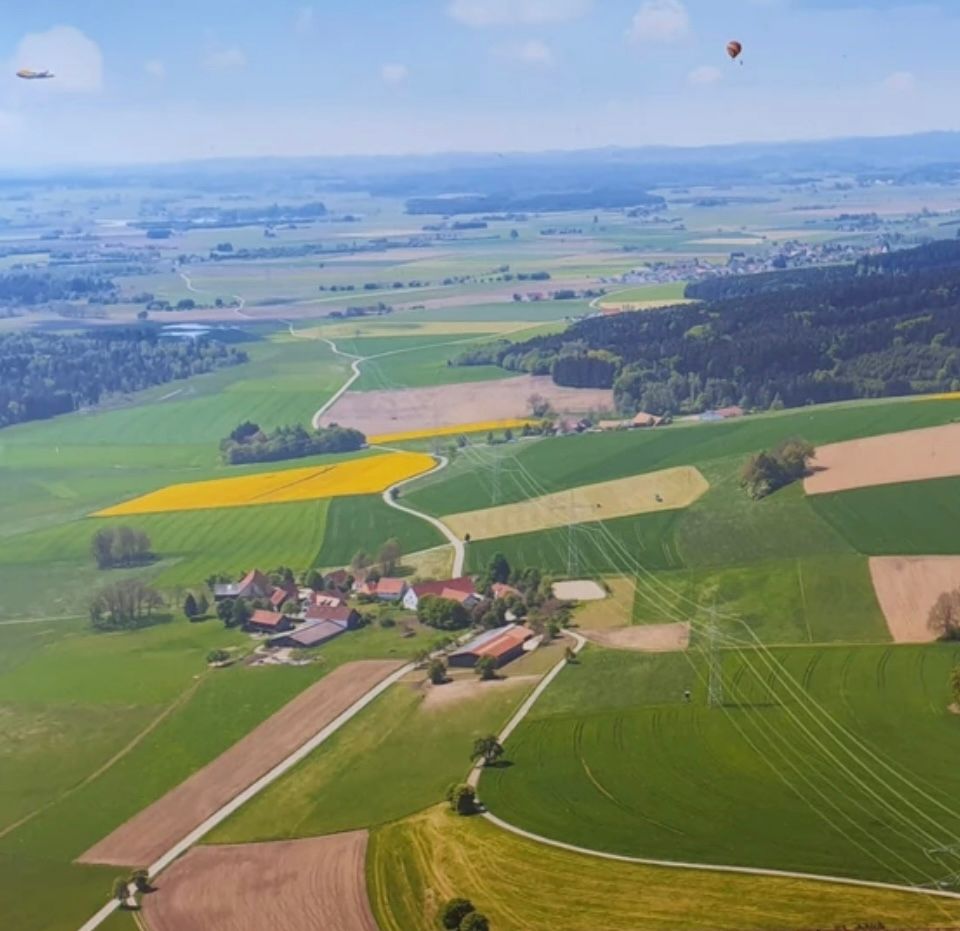 Am Hof mit Blick über das Voralpenland