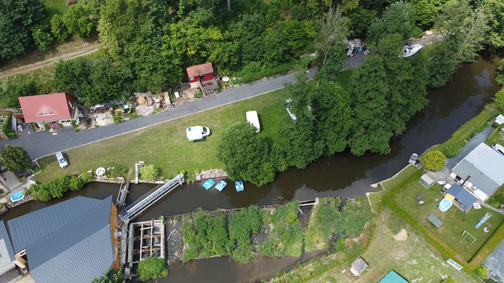 At the Wesenitz 6.5x15m motorhomes and caravans